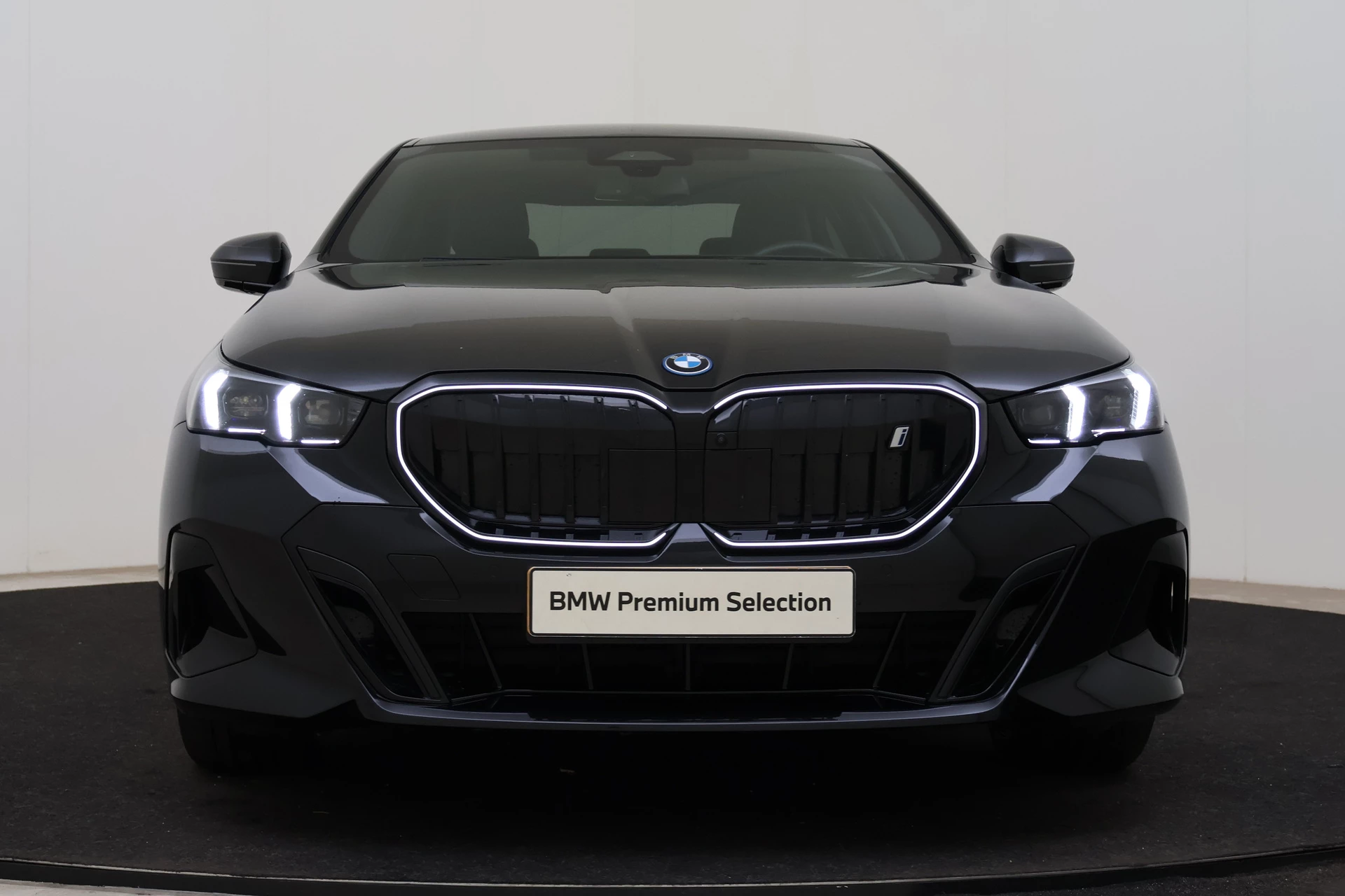 Hoofdafbeelding BMW i5