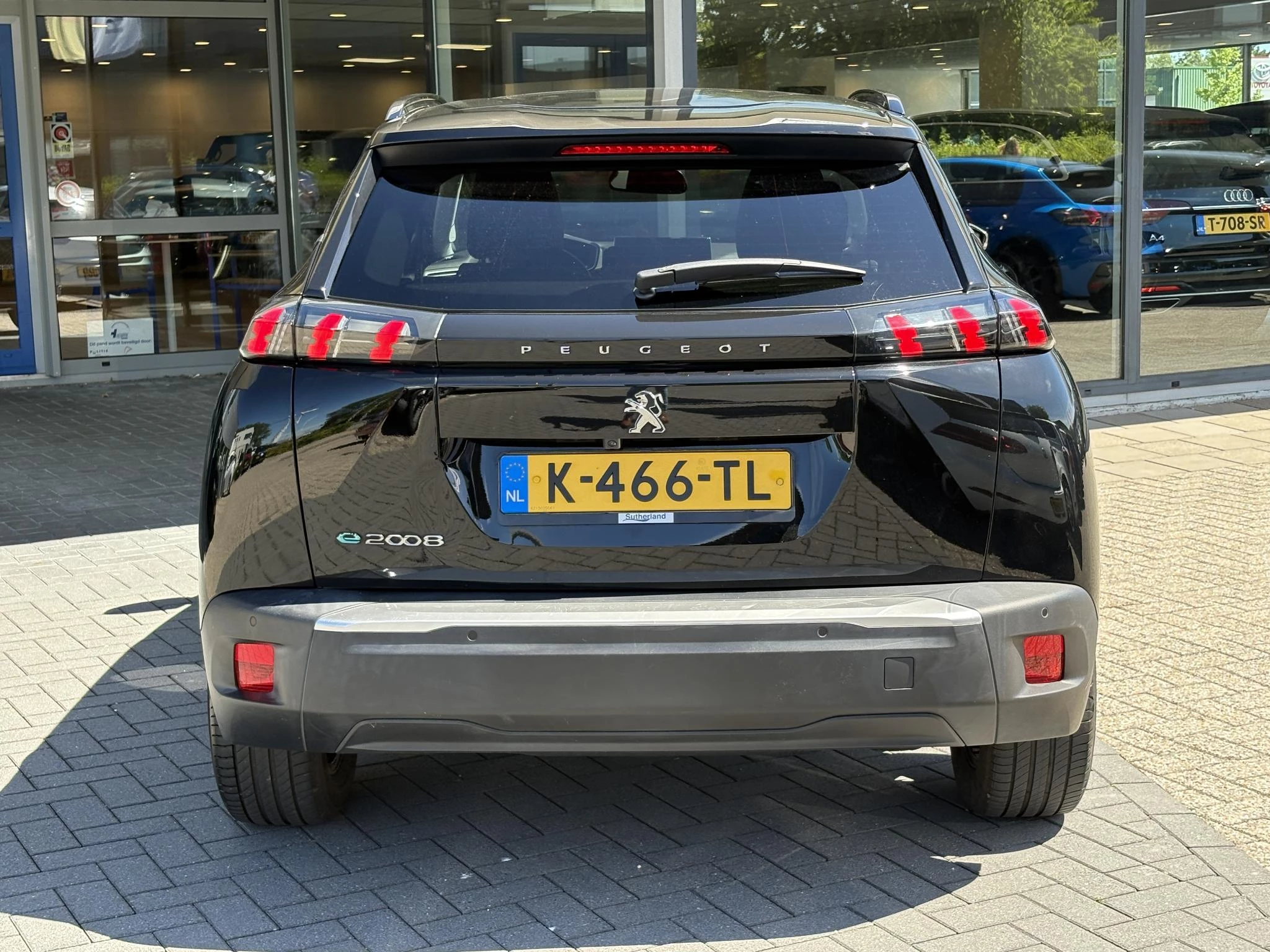 Hoofdafbeelding Peugeot e-2008