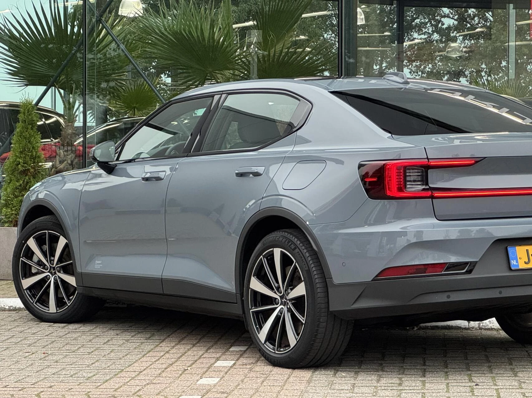 Hoofdafbeelding Polestar 2
