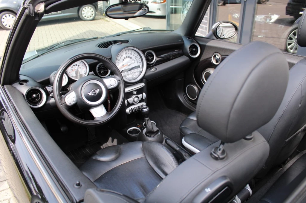 Hoofdafbeelding MINI Cabrio
