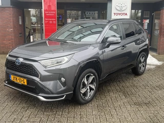 Toyota RAV4 2.5 PLUG-IN HYBRID STYLE TREKHAAK 1500KG TREKGEW STOEL/STUURVERW ACHTERBANKVERW KEYLESS CAMERA PARK-SENSOREN EL-ACHTERKLEP APPLE/ANDROID CLIMA AD-CRUISE