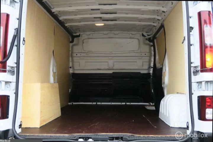 Hoofdafbeelding Nissan NV300