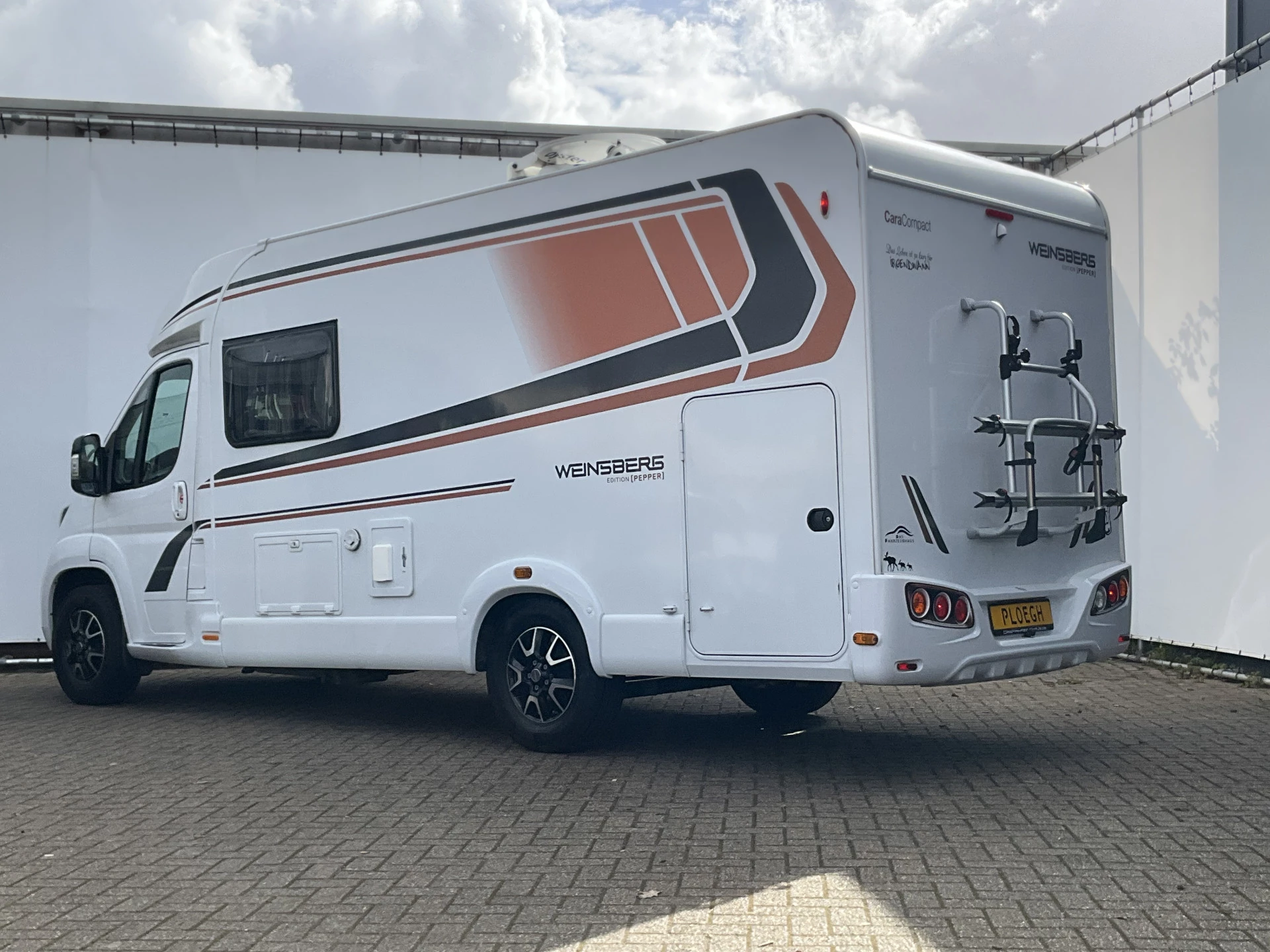 Hoofdafbeelding Weinsberg R57