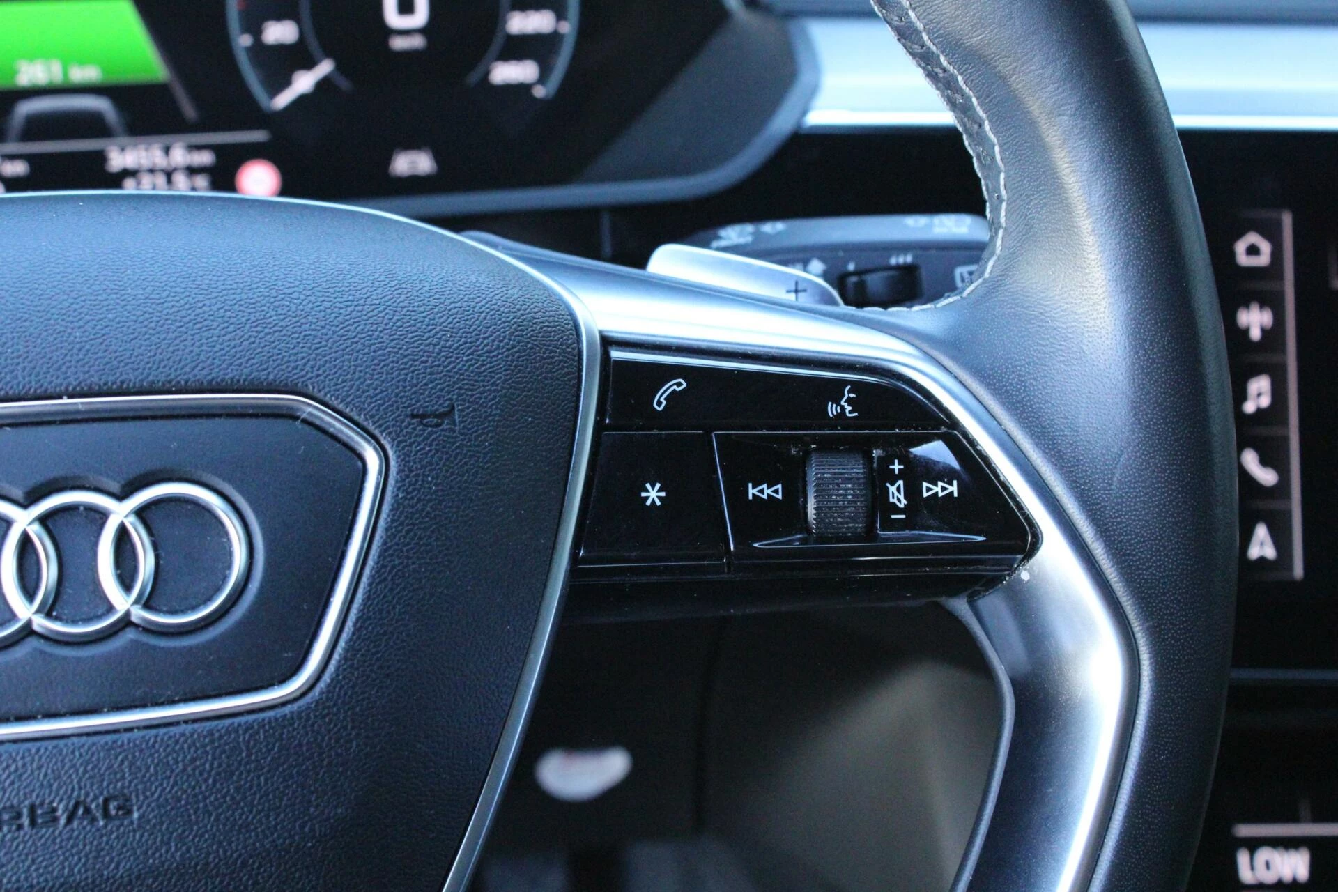 Hoofdafbeelding Audi e-tron