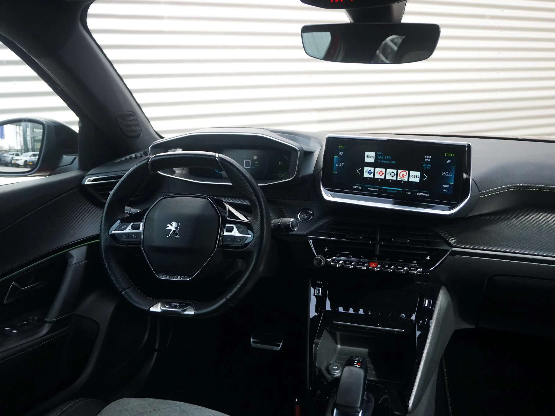 Hoofdafbeelding Peugeot e-2008