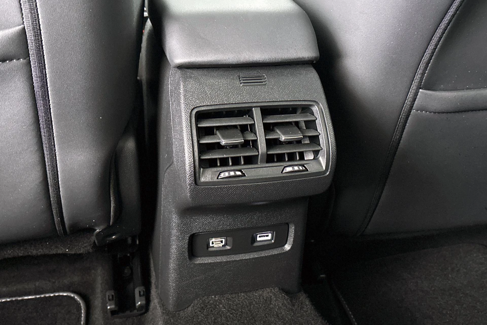 Hoofdafbeelding Citroën ë-C4 X