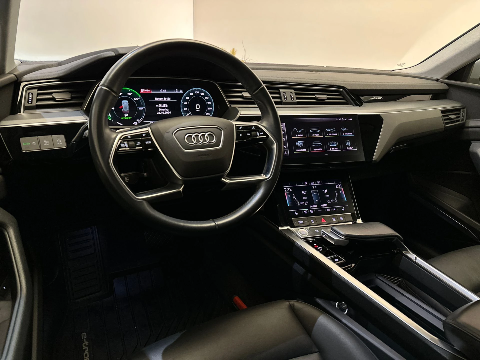 Hoofdafbeelding Audi e-tron