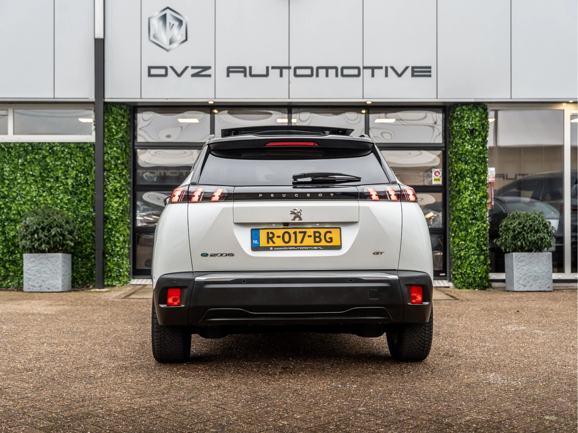 Hoofdafbeelding Peugeot e-2008