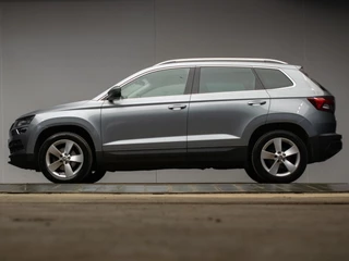 Skoda Karoq 1.0 TSI Ambition Sport (APPLE CARPLAY,NAVI,LED,CRUISE,CAMERA,CLIMATE,GETINT,SPORTSTOELEN,PDC,NETTESTAAT)