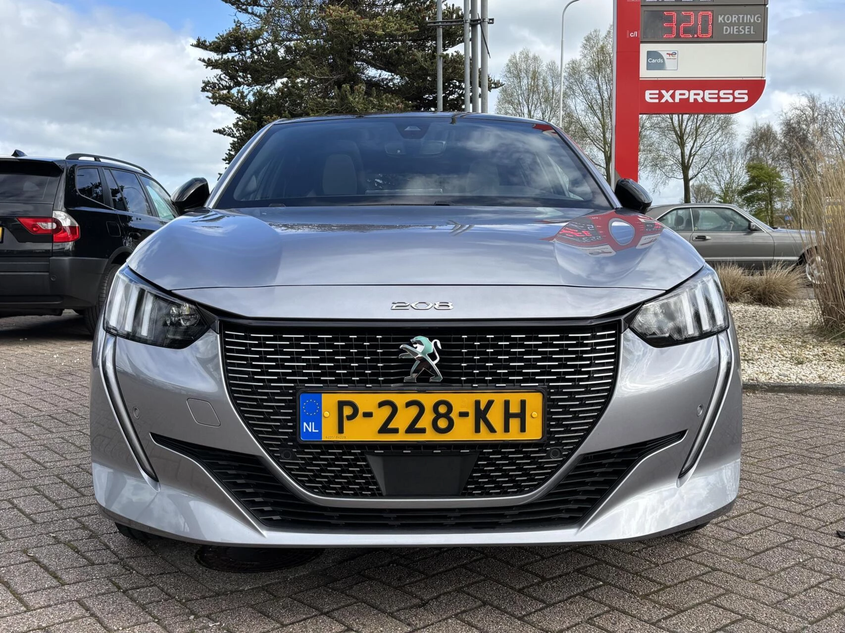 Hoofdafbeelding Peugeot e-208