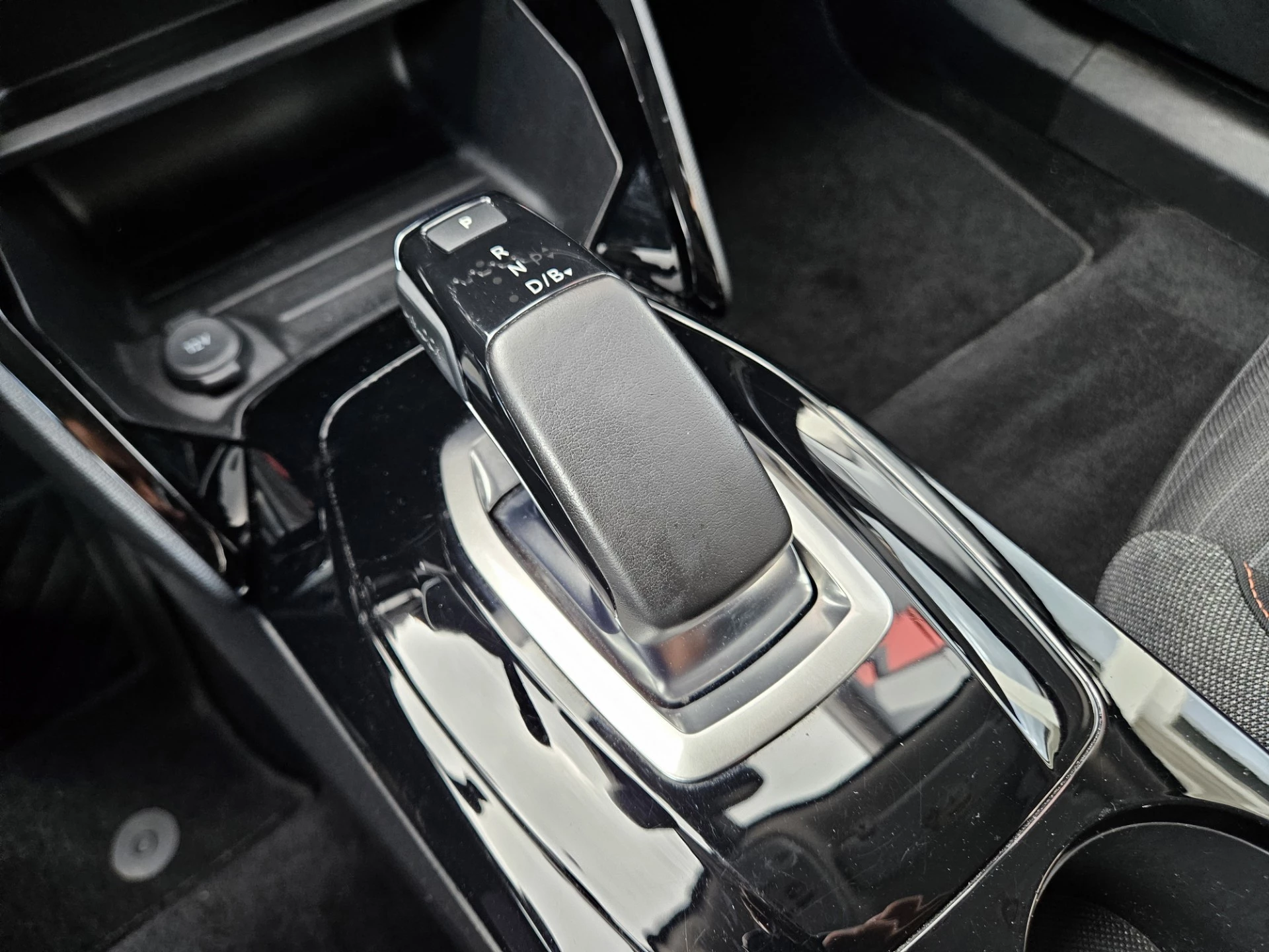 Hoofdafbeelding Peugeot e-2008