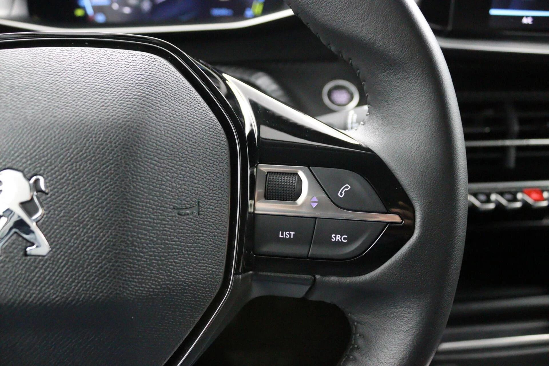 Hoofdafbeelding Peugeot e-2008