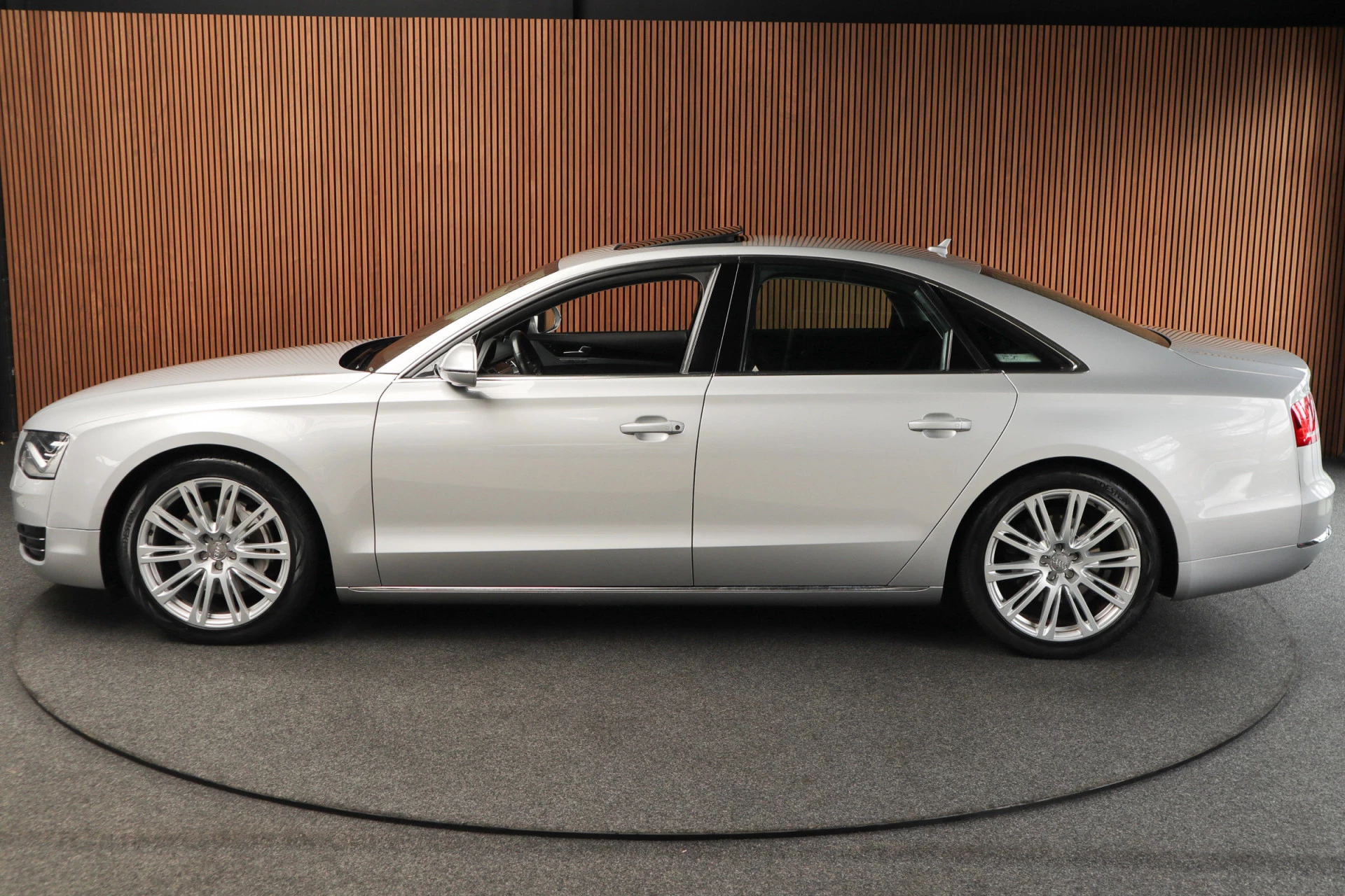 Hoofdafbeelding Audi A8