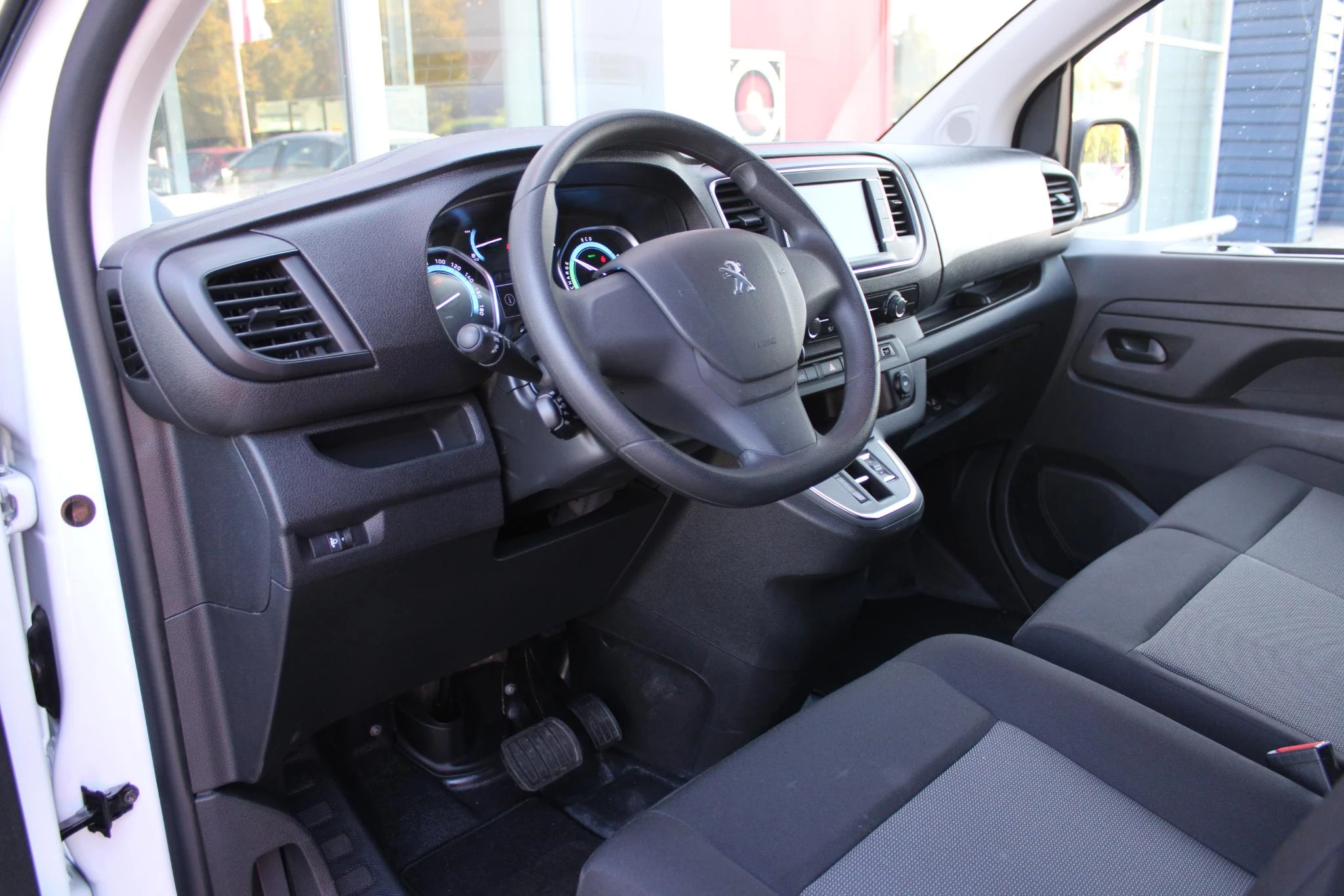 Hoofdafbeelding Peugeot e-Expert