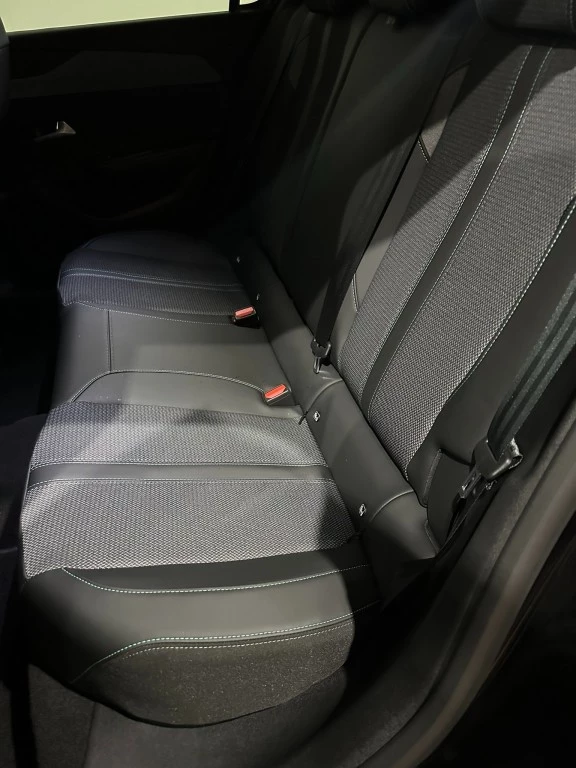 Hoofdafbeelding Peugeot e-308