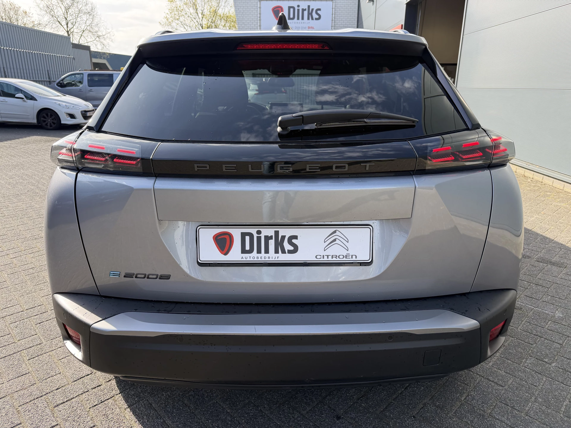 Hoofdafbeelding Peugeot e-2008