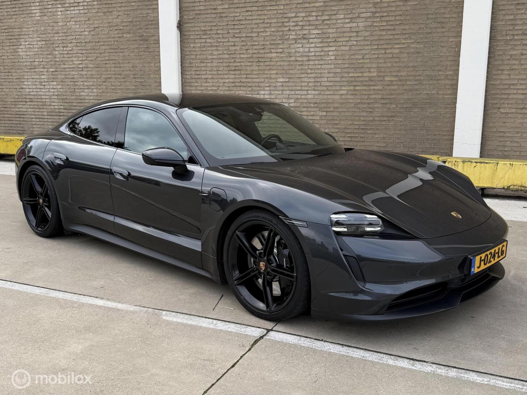Hoofdafbeelding Porsche Taycan
