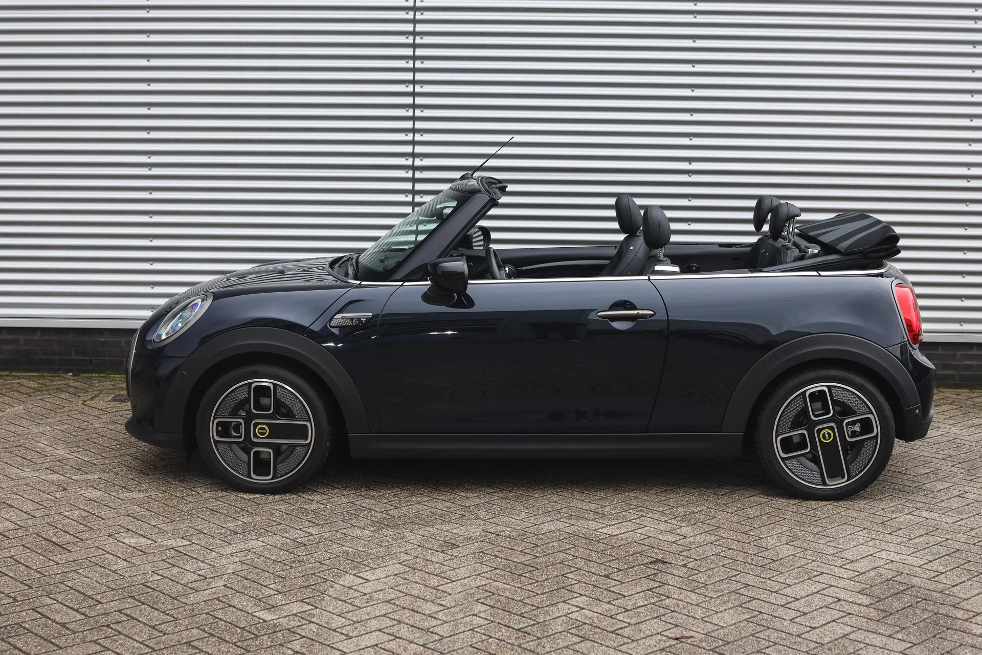 Hoofdafbeelding MINI Cabrio