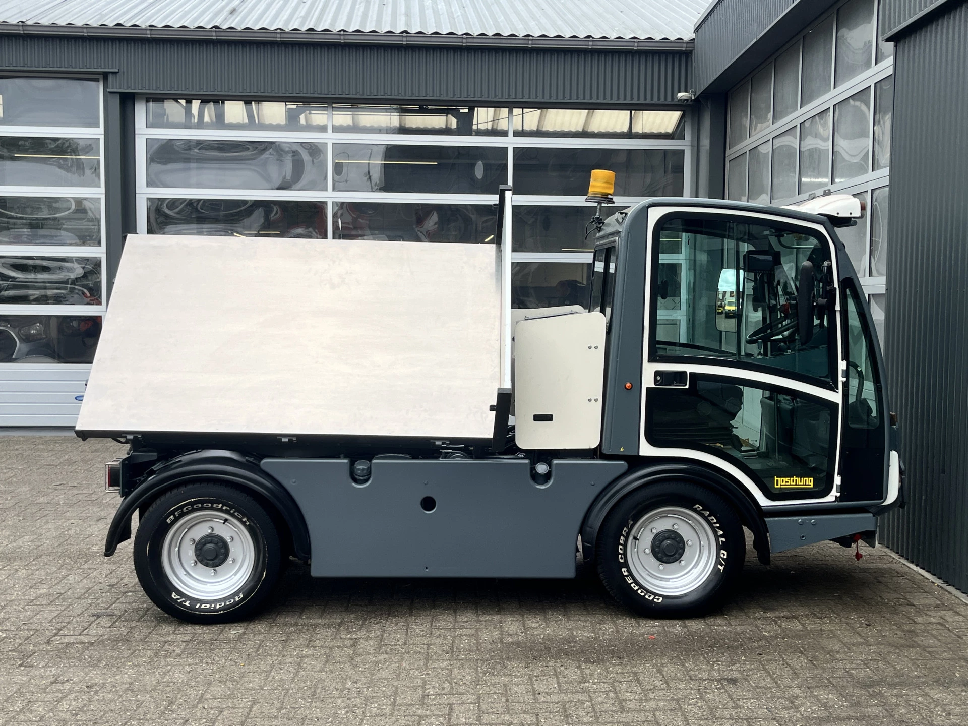 Hoofdafbeelding boschung P4T