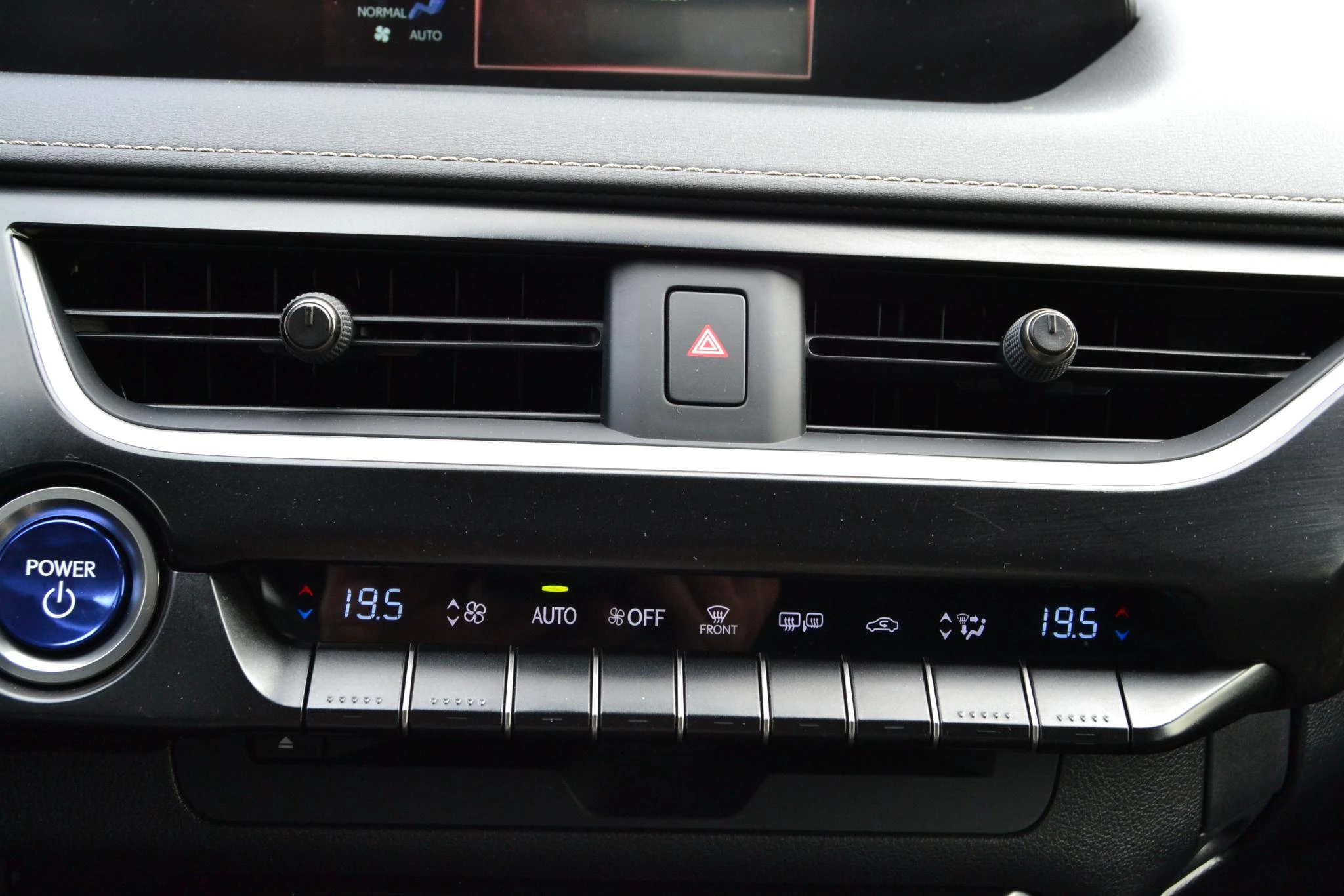 Hoofdafbeelding Lexus UX