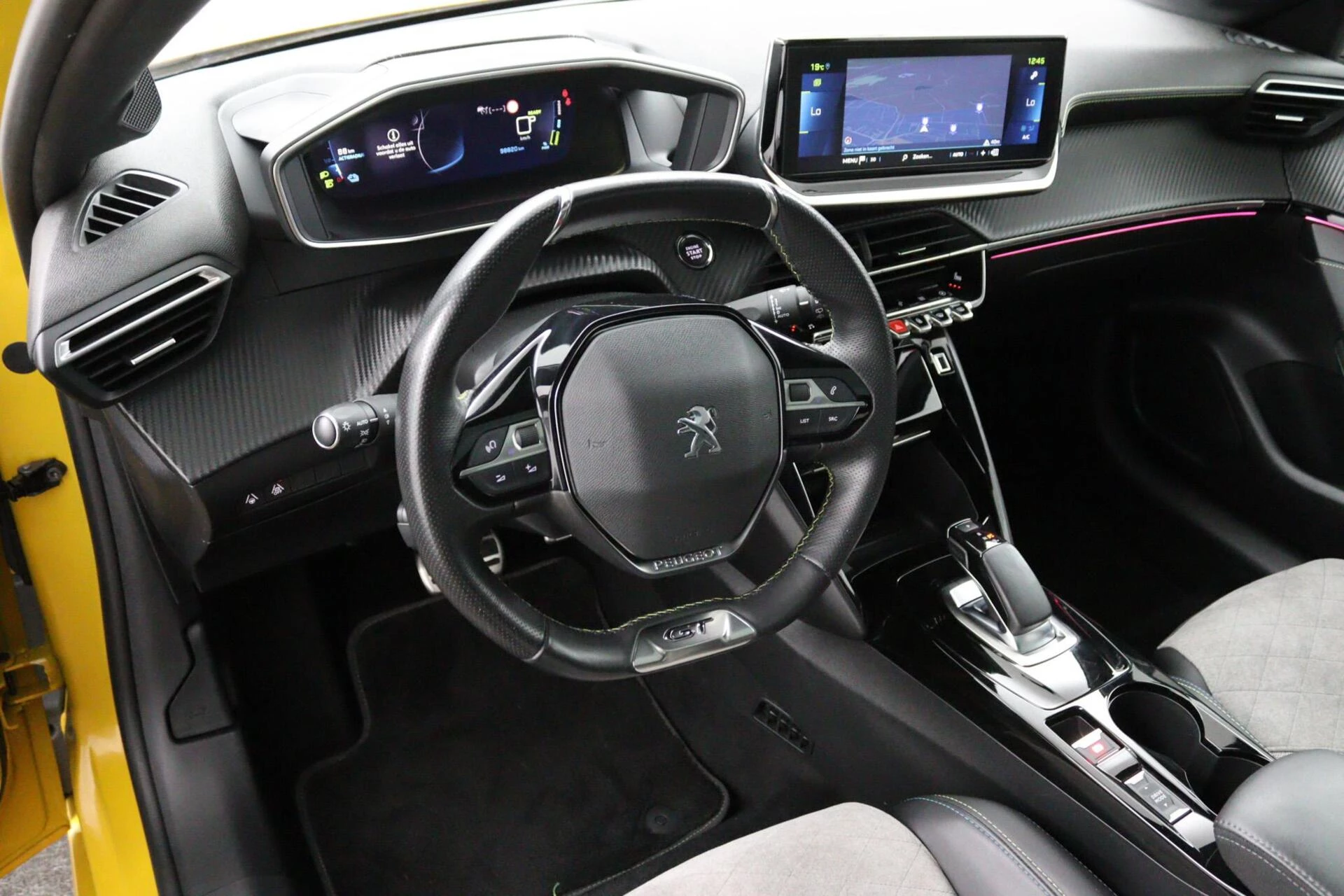 Hoofdafbeelding Peugeot e-208