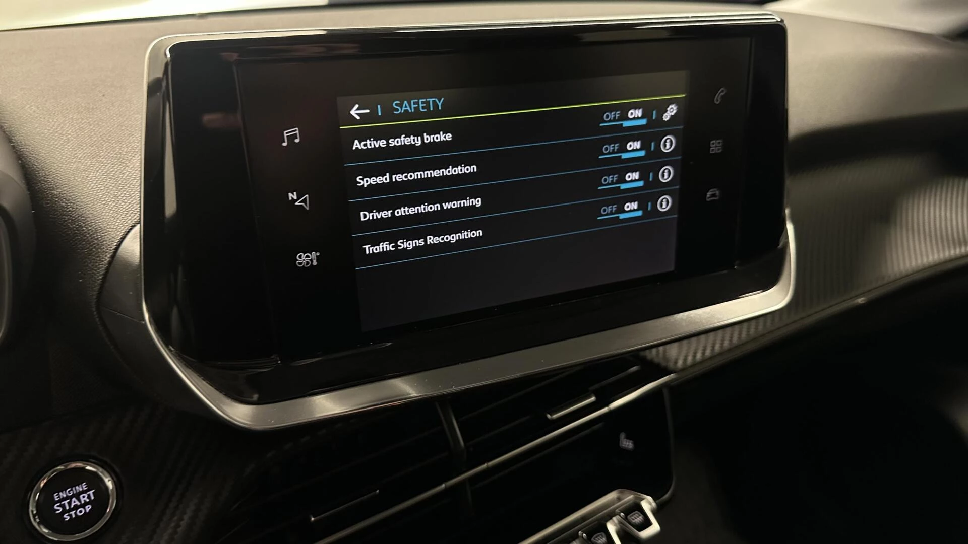 Hoofdafbeelding Peugeot e-208