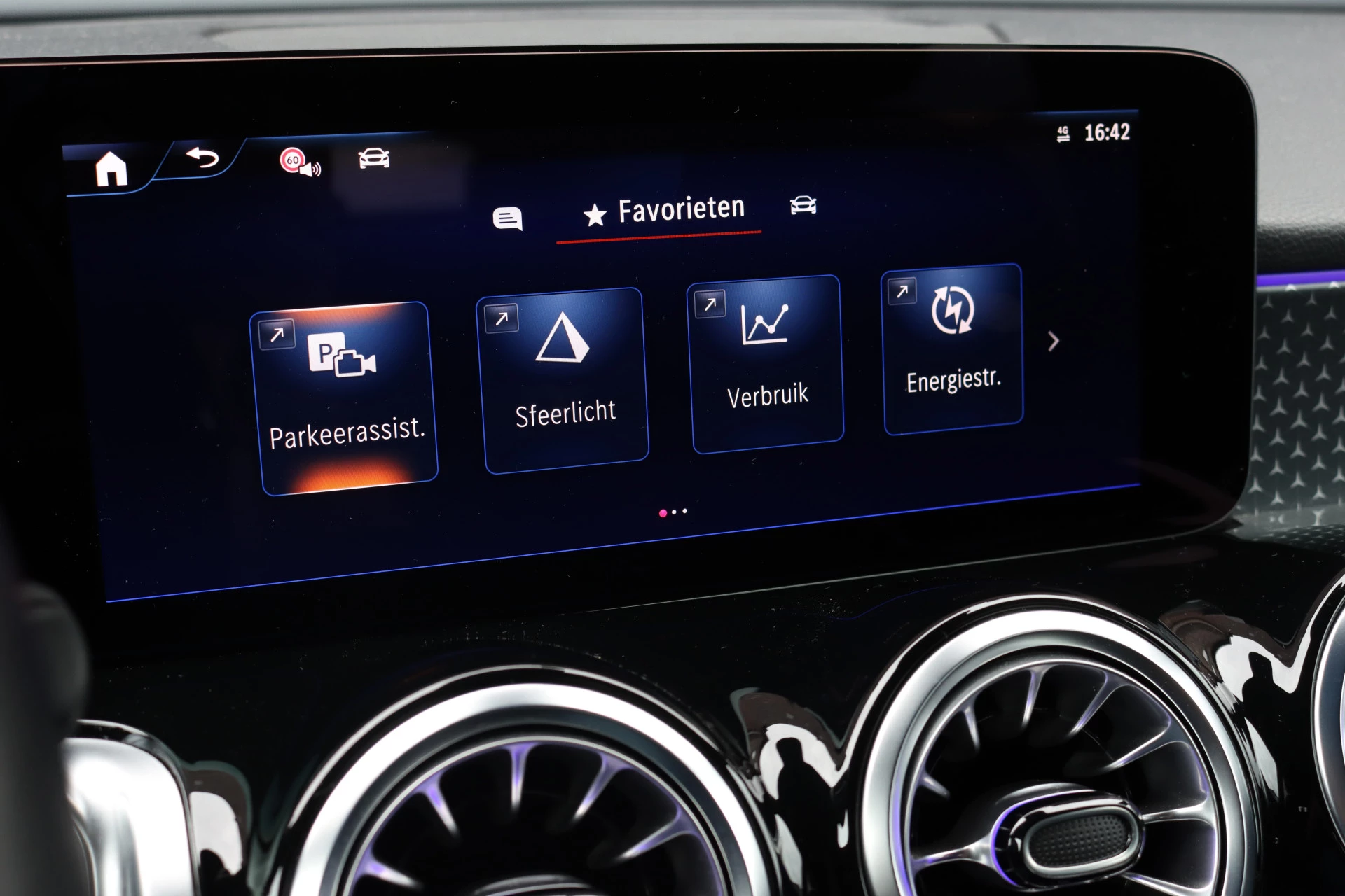 Hoofdafbeelding Mercedes-Benz EQB