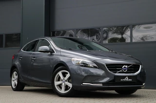 Volvo V40 1.6 T3 150PK Momentum Navigatie Cruise Stoelverwarming Pdc Xenon 160000KM BJ2015