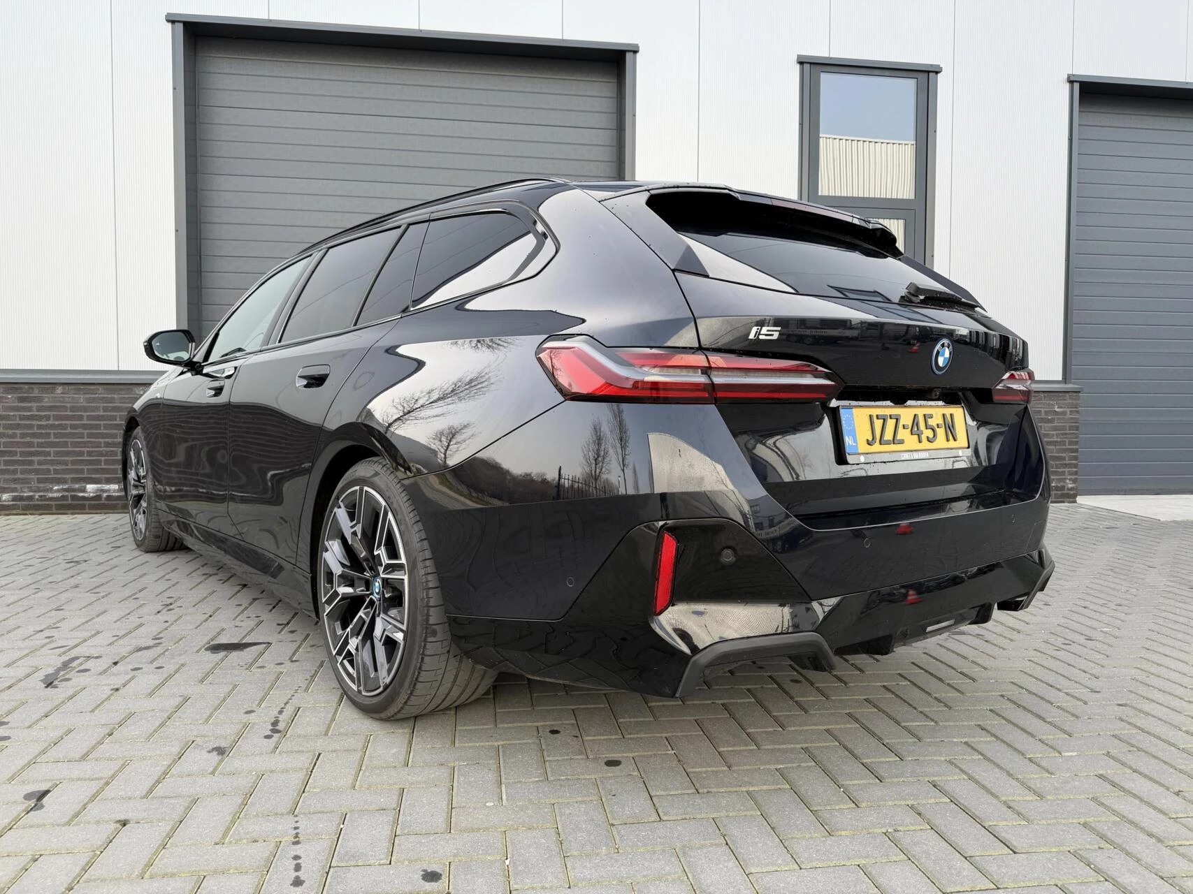 Hoofdafbeelding BMW i5