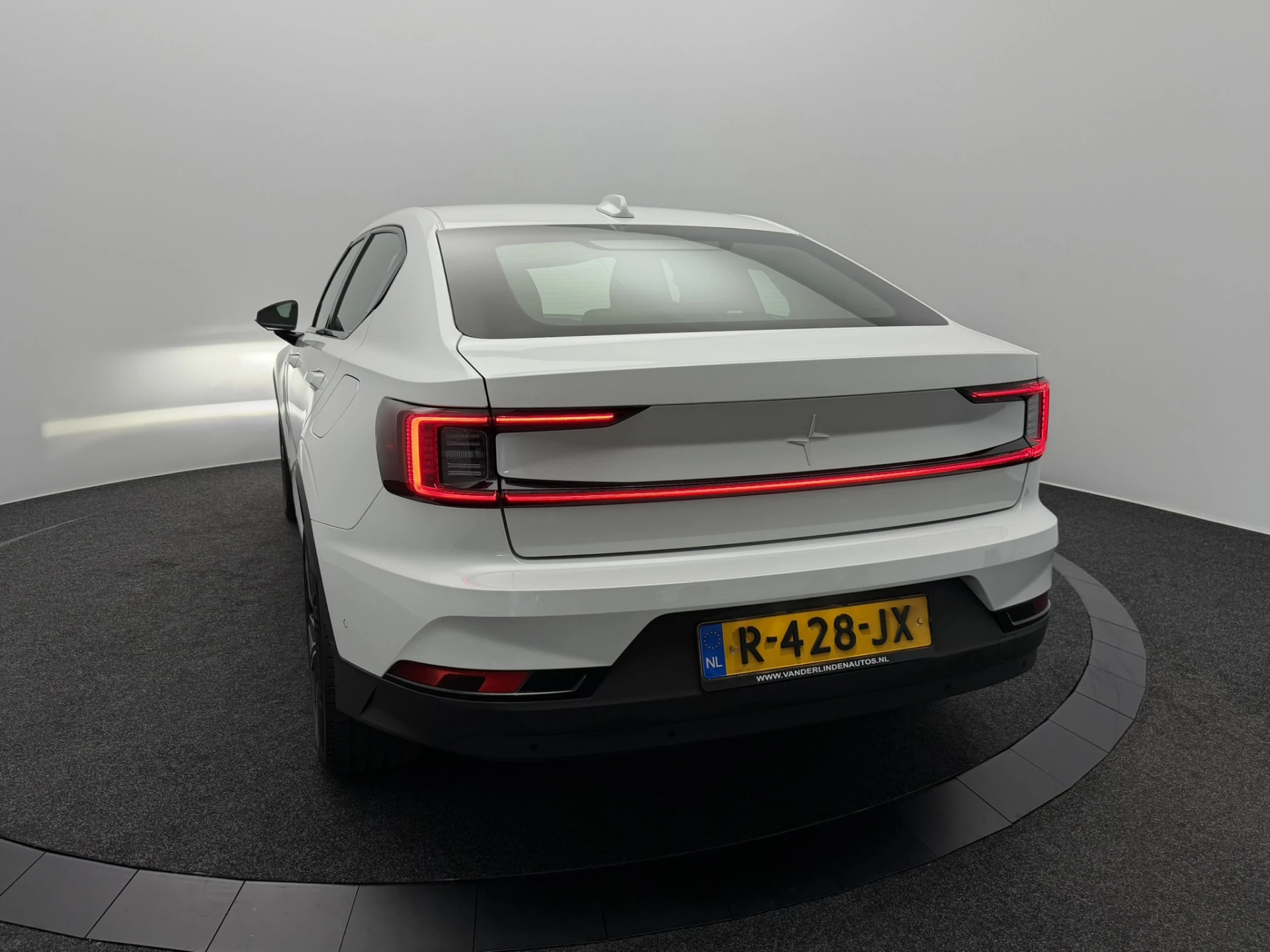 Hoofdafbeelding Polestar 2