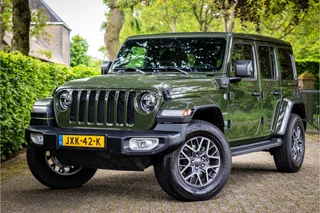 Jeep Wrangler Unlimited 4xe 380 Sahara Cognac Leder | Sky One Softtop | Sarge Green | Adaptive Cruise | Trekhaak
