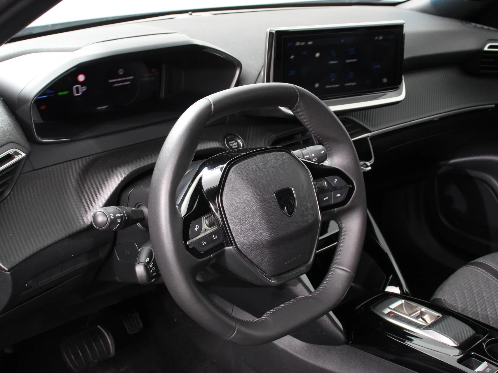 Peugeot e-2008