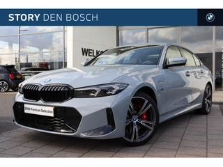 Hoofdafbeelding BMW 3 Serie BMW 3 Serie 320e High Executive M Sport Automaat / Adaptieve LED / Sportstoelen / Harman Kardon / Verwarmd Stuurwiel / Driving Assistant Professional / Live Cockpit Plus / Leder