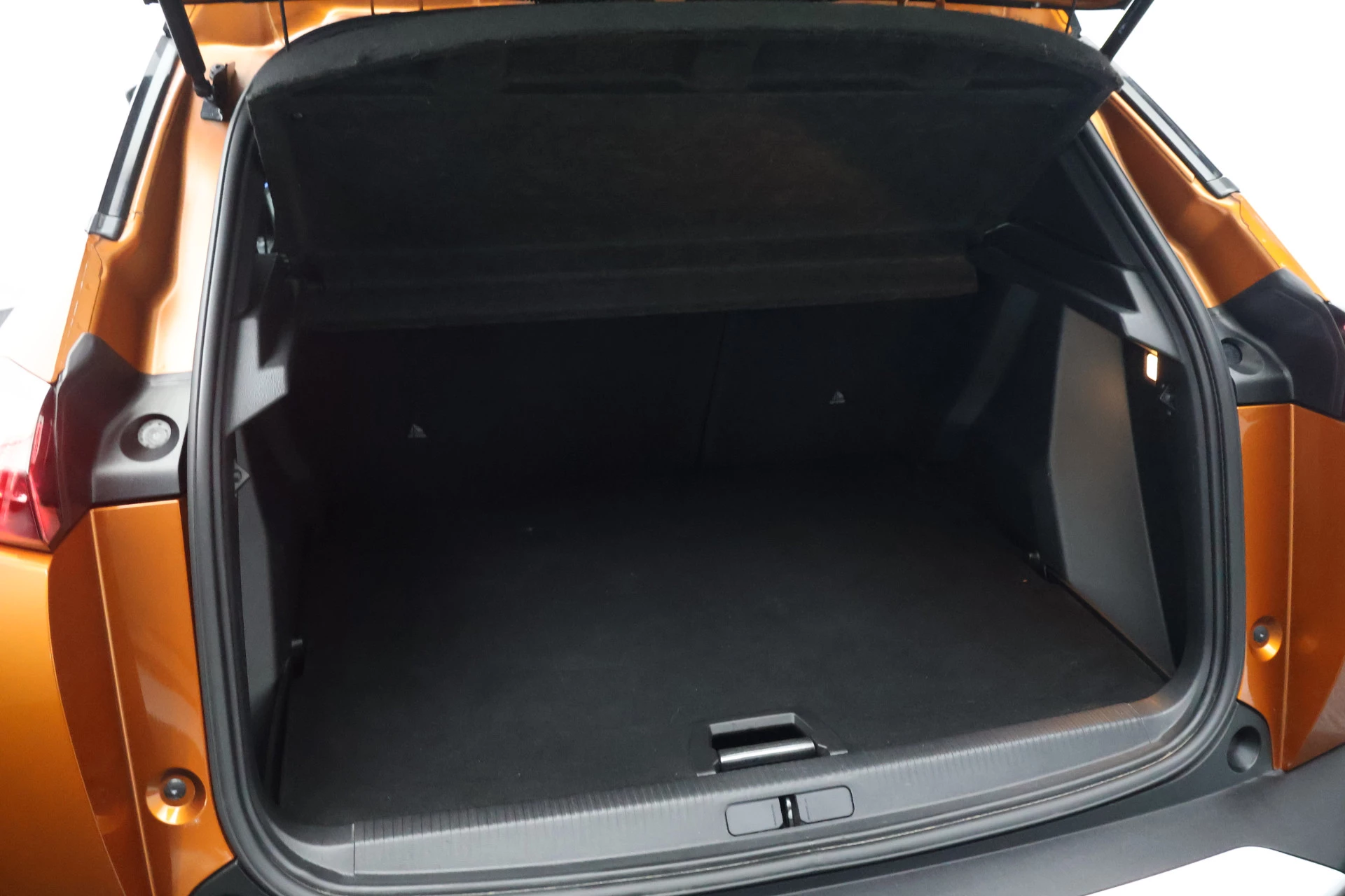 Hoofdafbeelding Peugeot e-2008