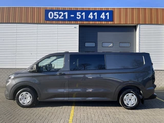 Hoofdafbeelding Ford Transit Custom Ford Transit Custom 340 2.0 TDCI L2H1 Trend DC 6 persoons / NIEUW / bpm vrij / rijklaar € 40.950 ex btw / lease vanaf € 733 / direct leverbaar / airco / cruise / apple carplay / camera / magnetic grey metallic