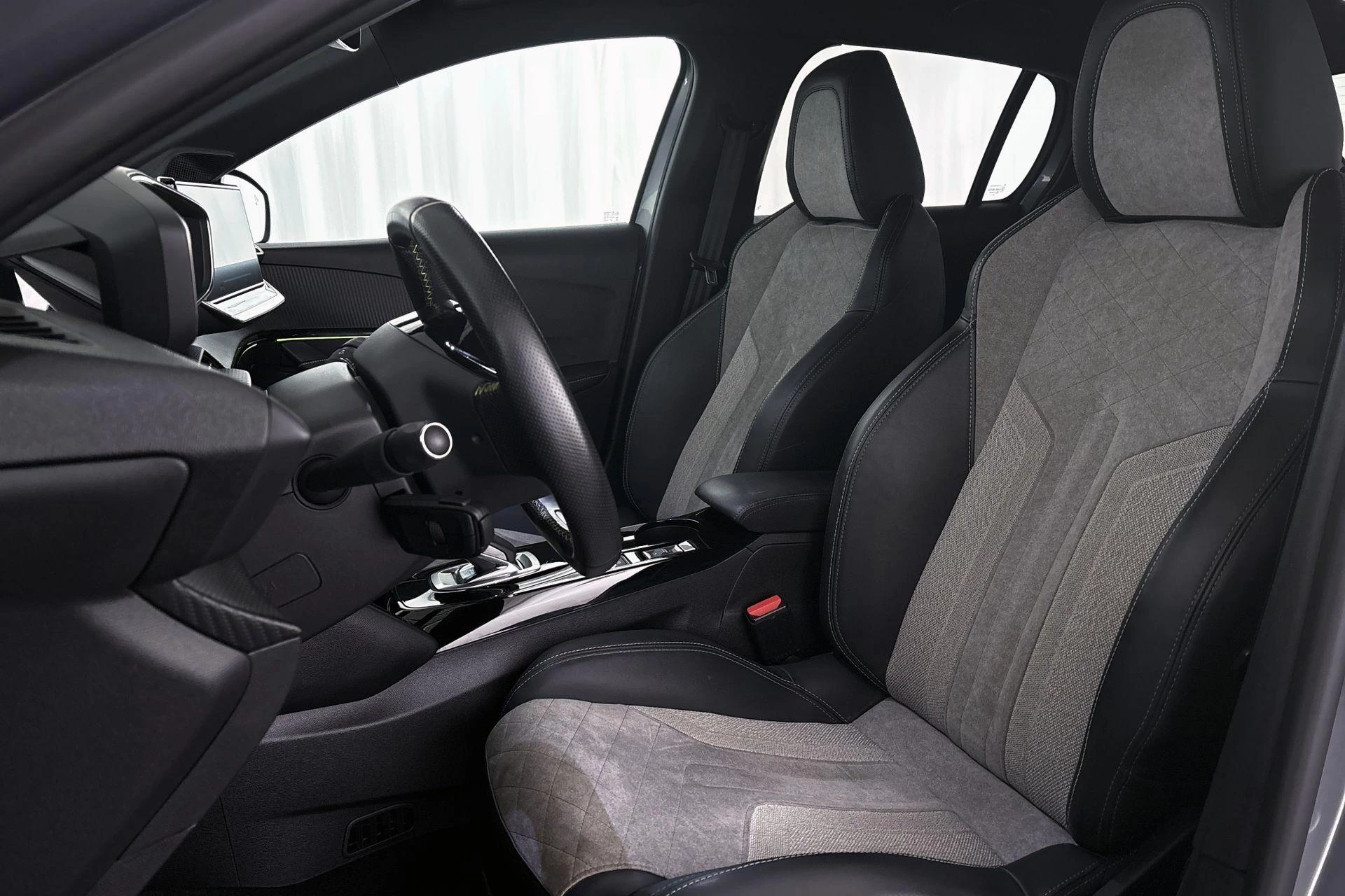 Hoofdafbeelding Peugeot e-208