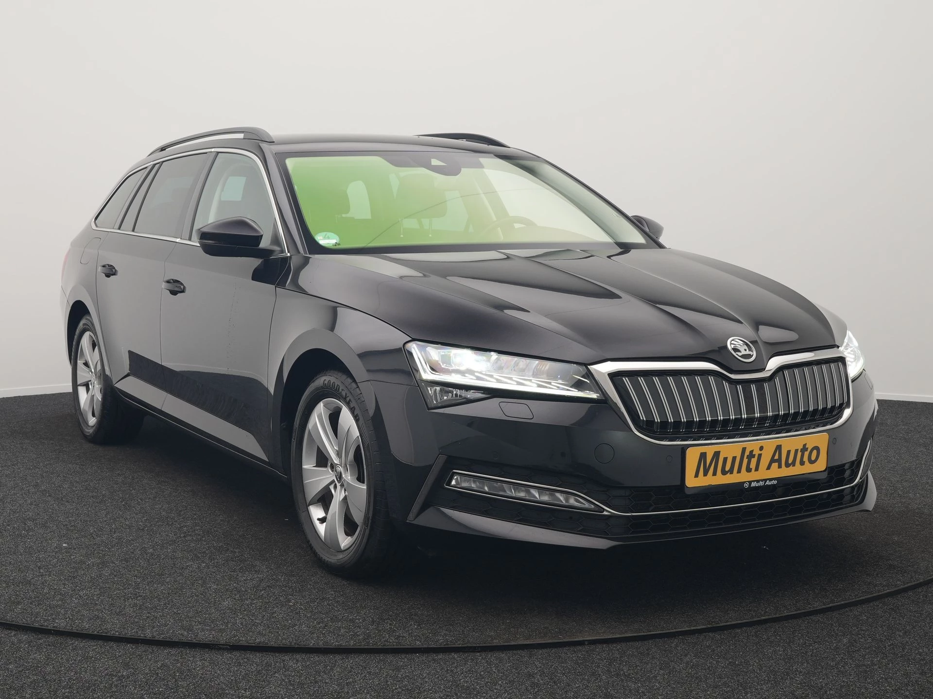 Hoofdafbeelding Škoda Superb
