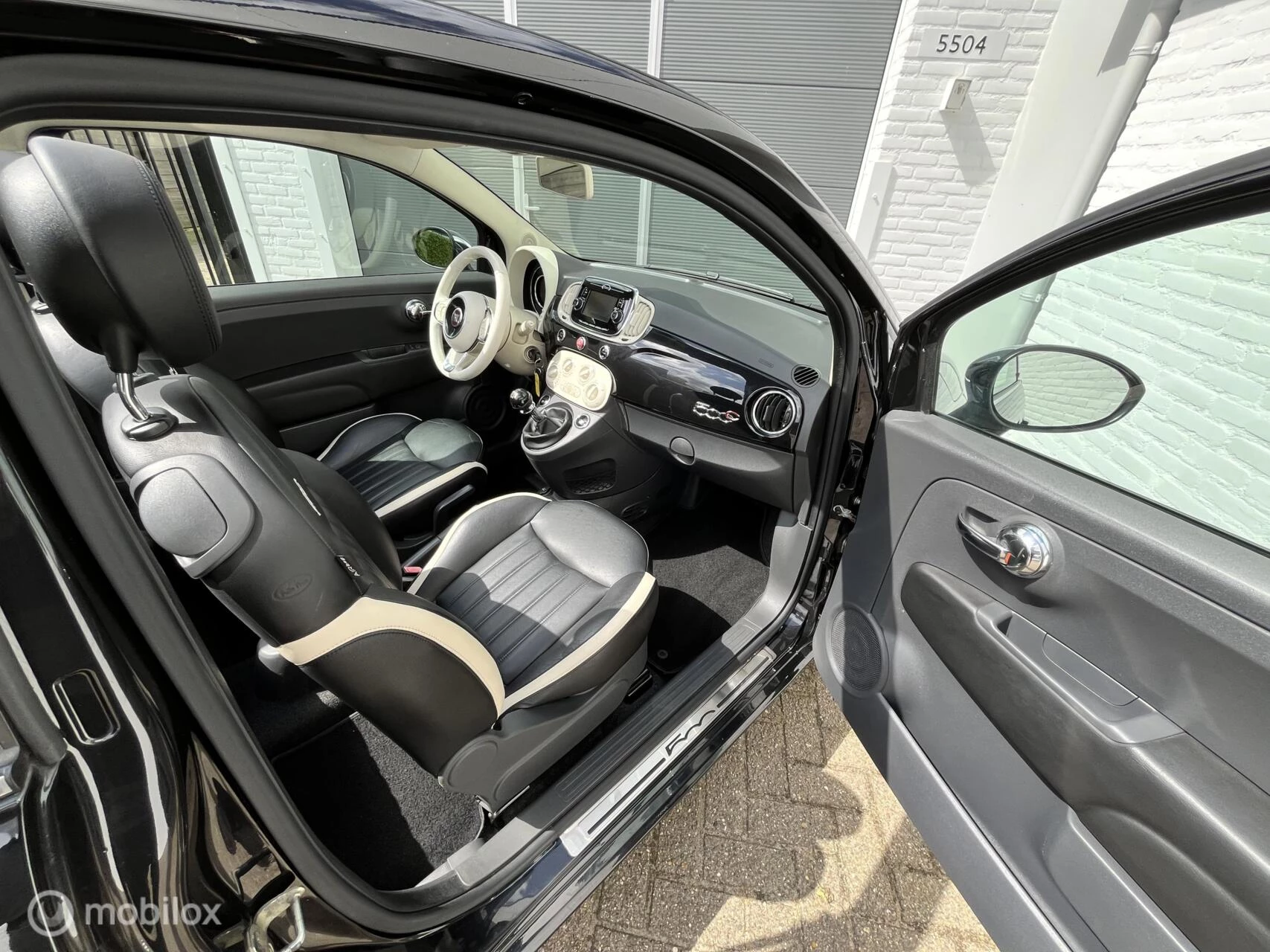 Hoofdafbeelding Fiat cabrio