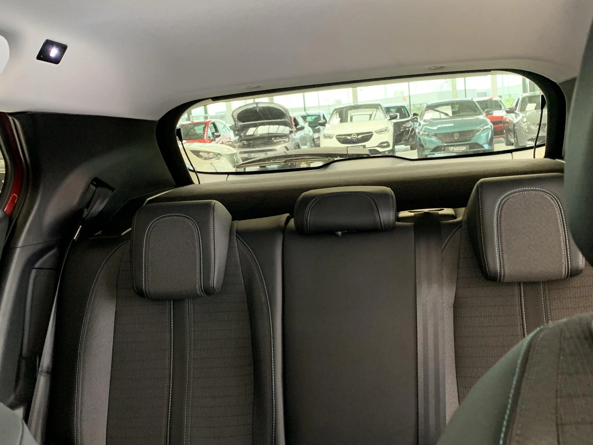 Hoofdafbeelding Peugeot e-2008