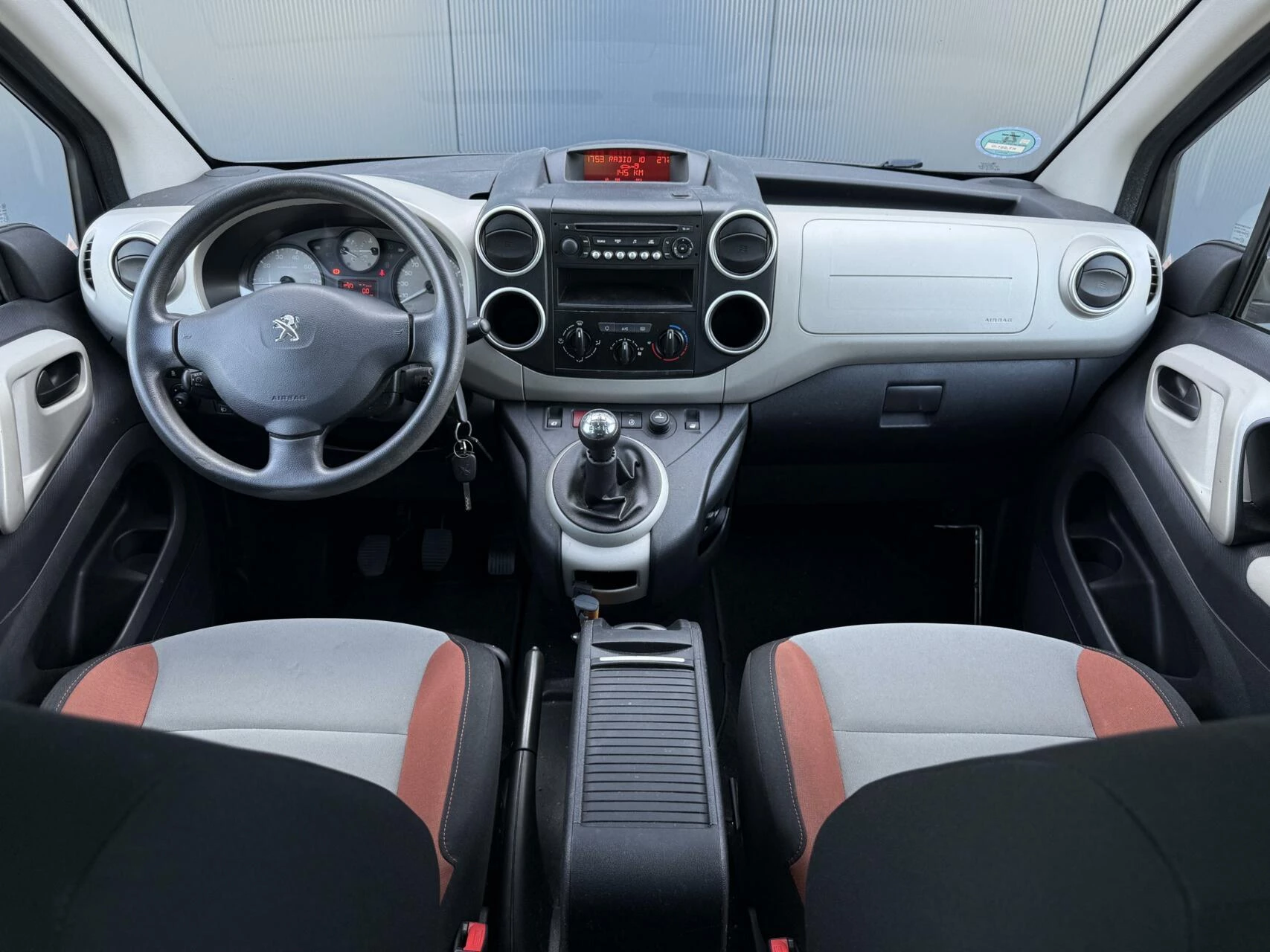 Hoofdafbeelding Peugeot Partner