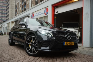 Hoofdafbeelding Mercedes-Benz GLC Mercedes-Benz GLC AMG 43 4MATIC Aut9 | NL AUTO | Burmester | Black on Black | Trekhaak (wegklapbaar) | 21inch | Diamond grille | Treeplanken |
