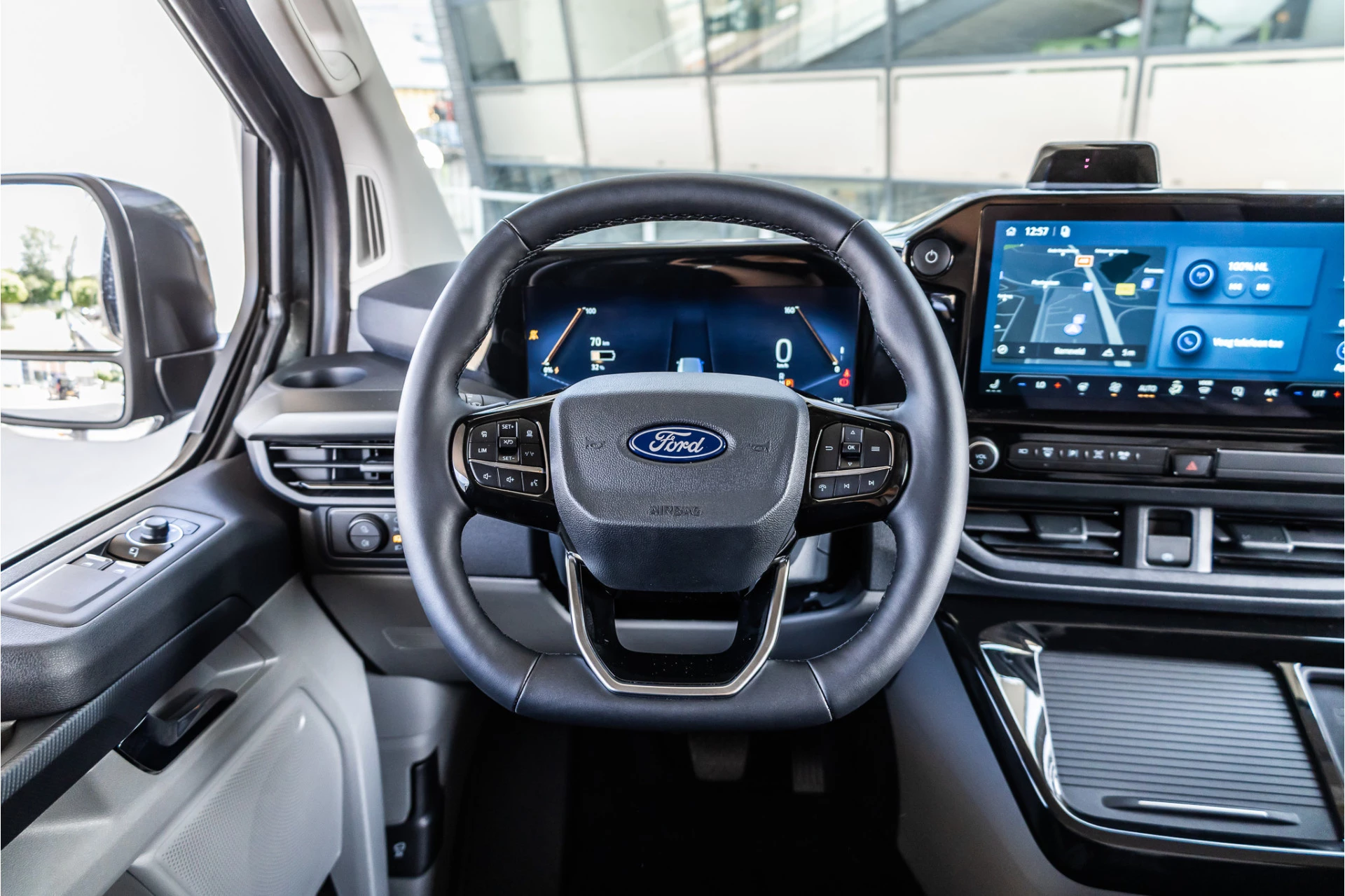 Hoofdafbeelding Ford E-Transit Custom