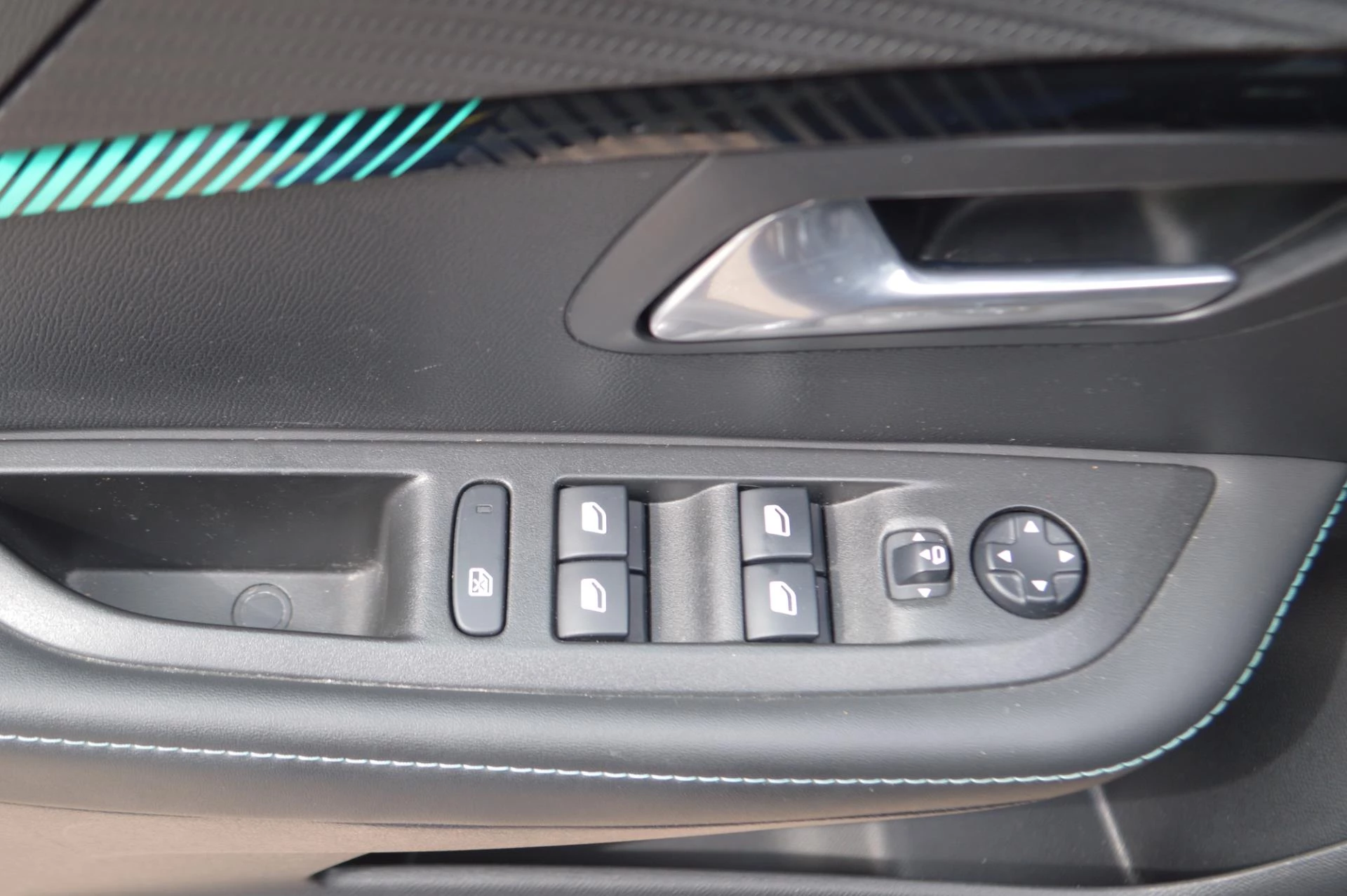 Hoofdafbeelding Peugeot e-208