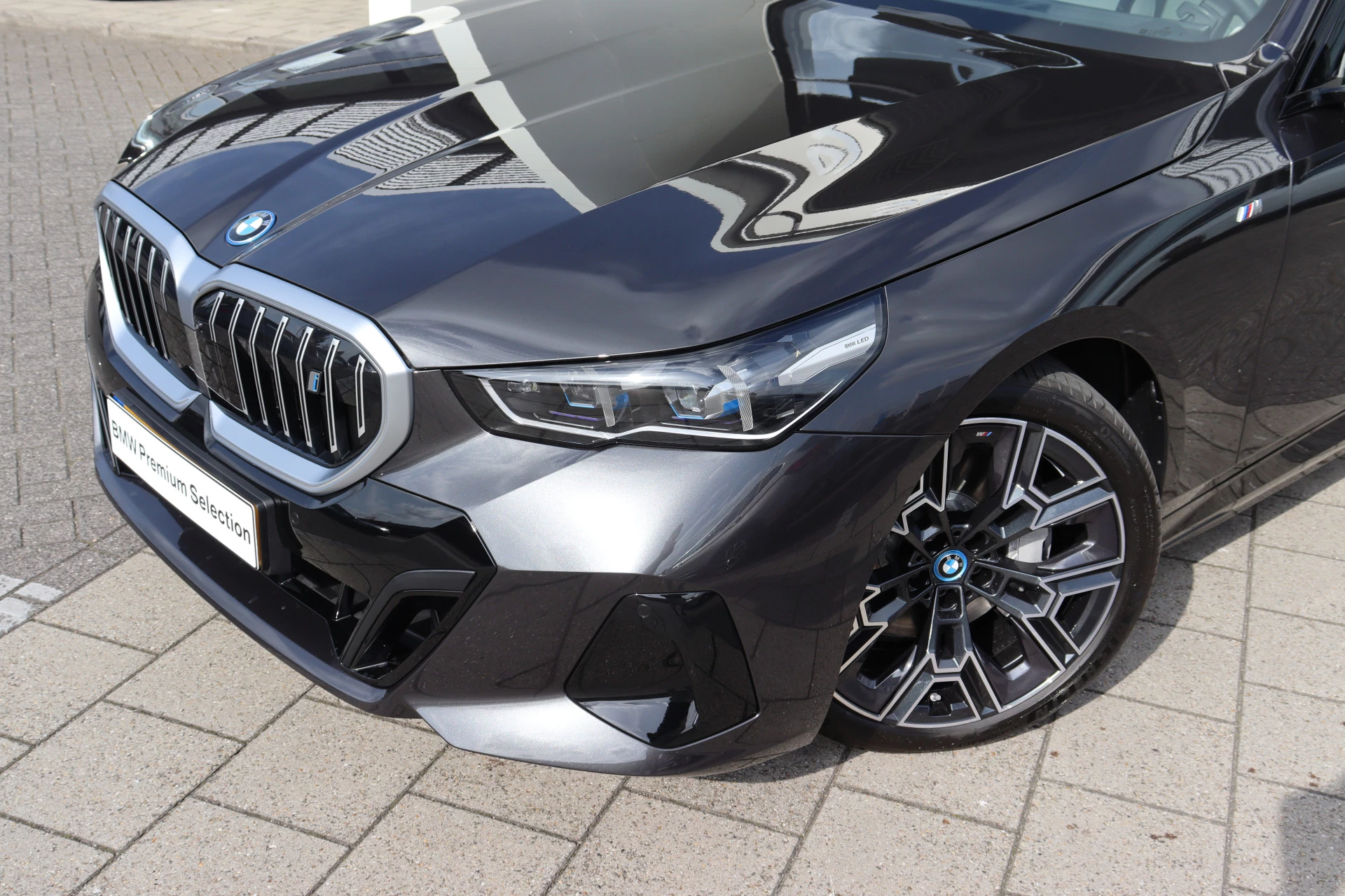 Hoofdafbeelding BMW i5