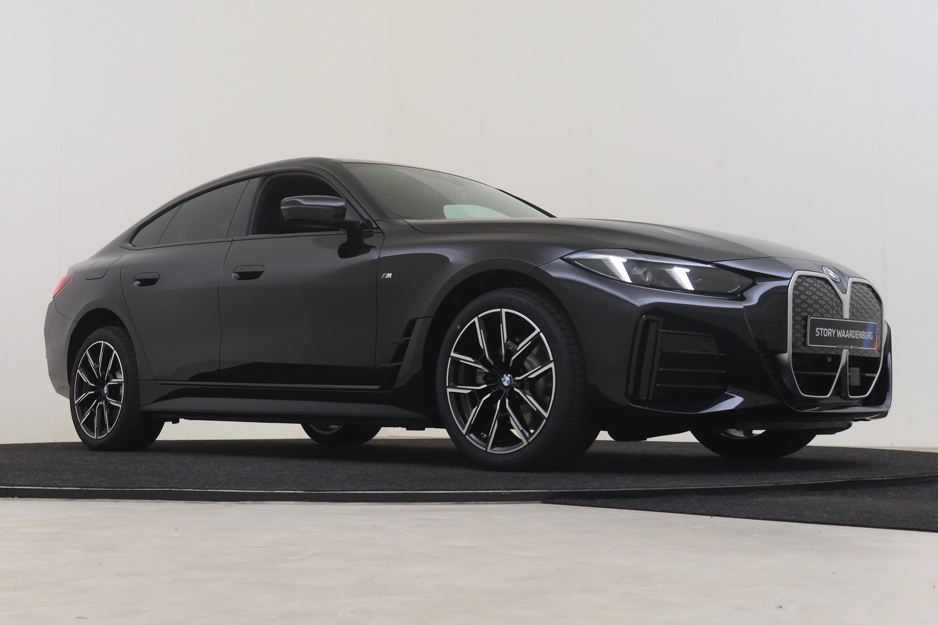 Hoofdafbeelding BMW i4