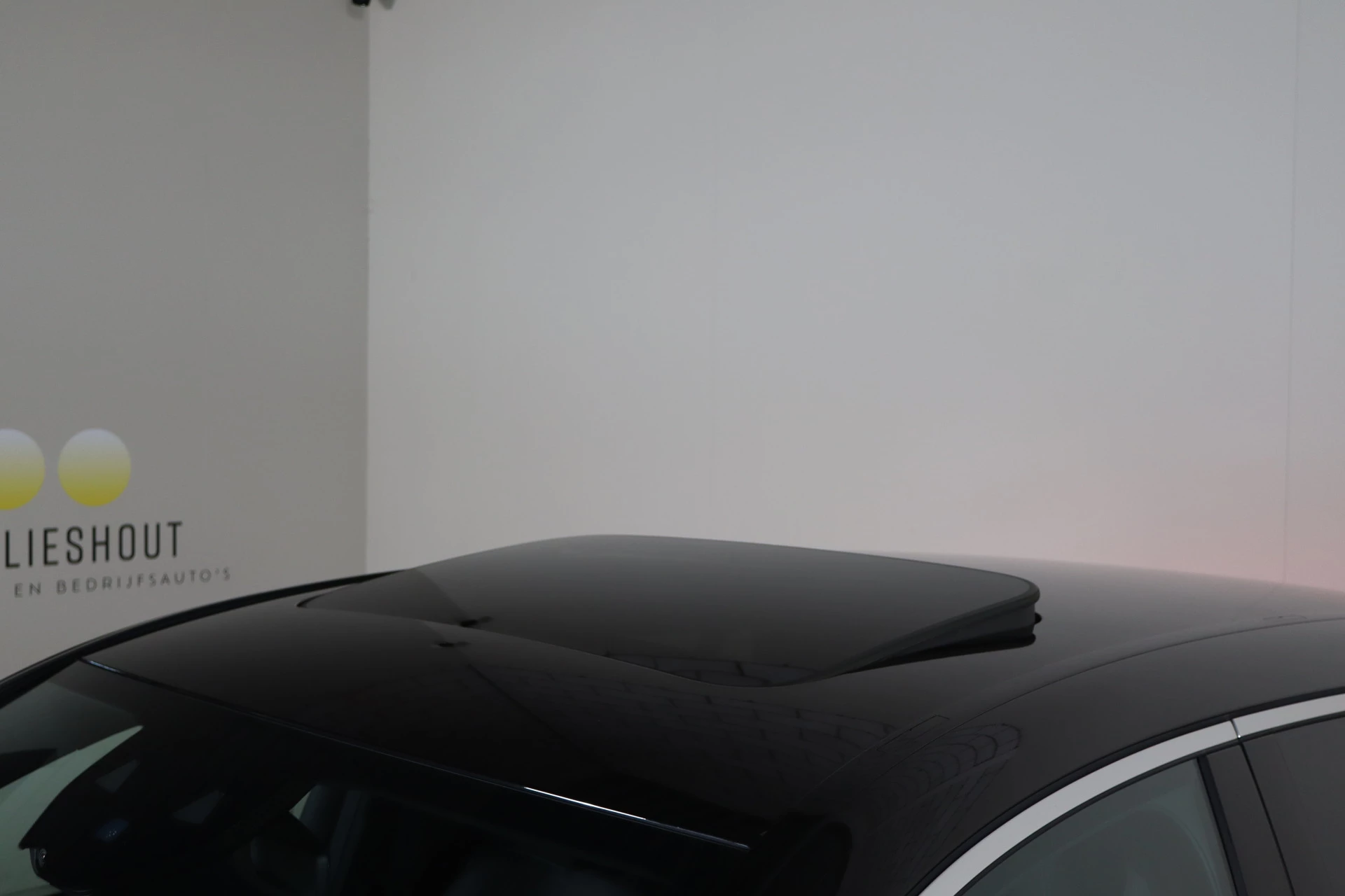 Hoofdafbeelding Mercedes-Benz EQC