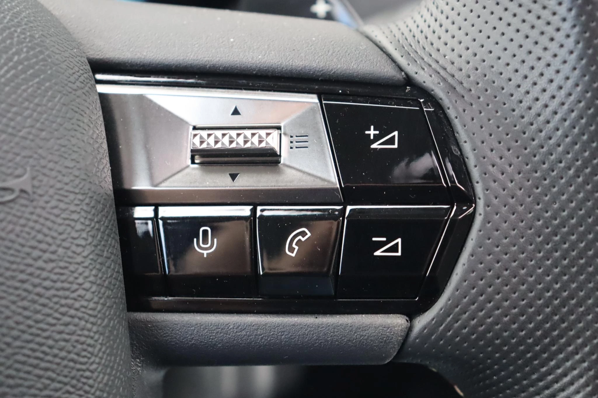Hoofdafbeelding DS DS 4