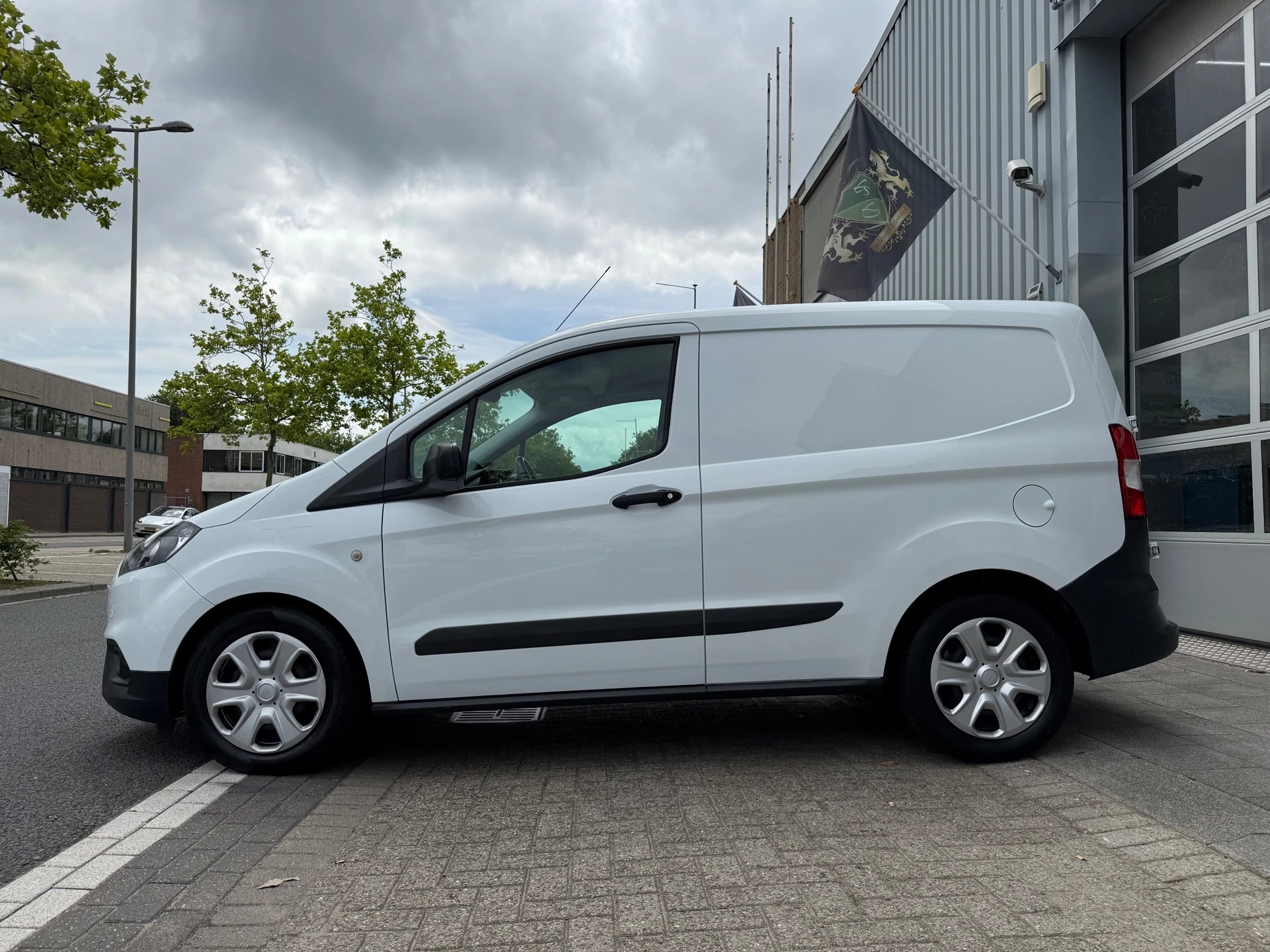 Hoofdafbeelding Ford Transit Courier