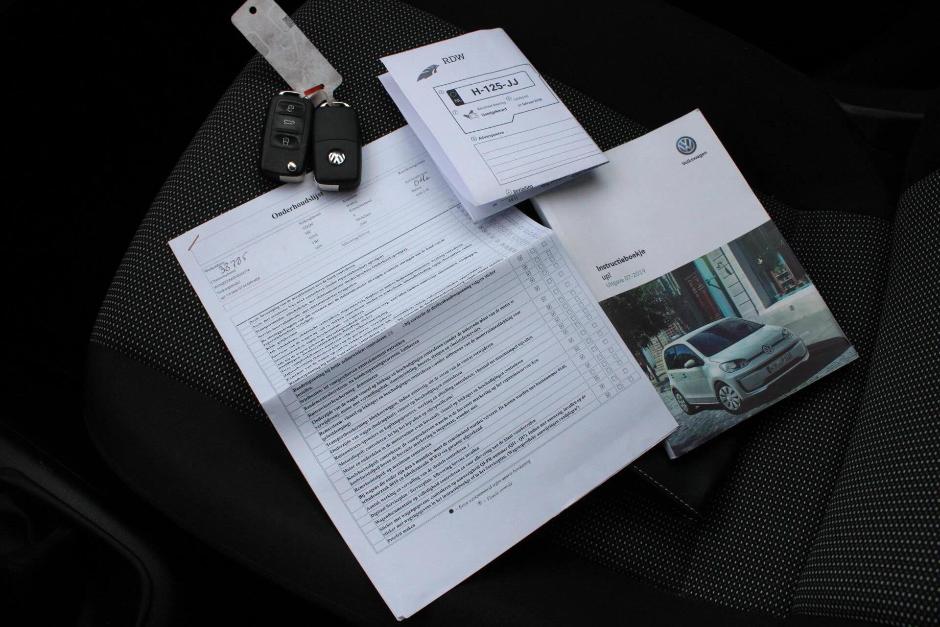 Hoofdafbeelding Volkswagen up!