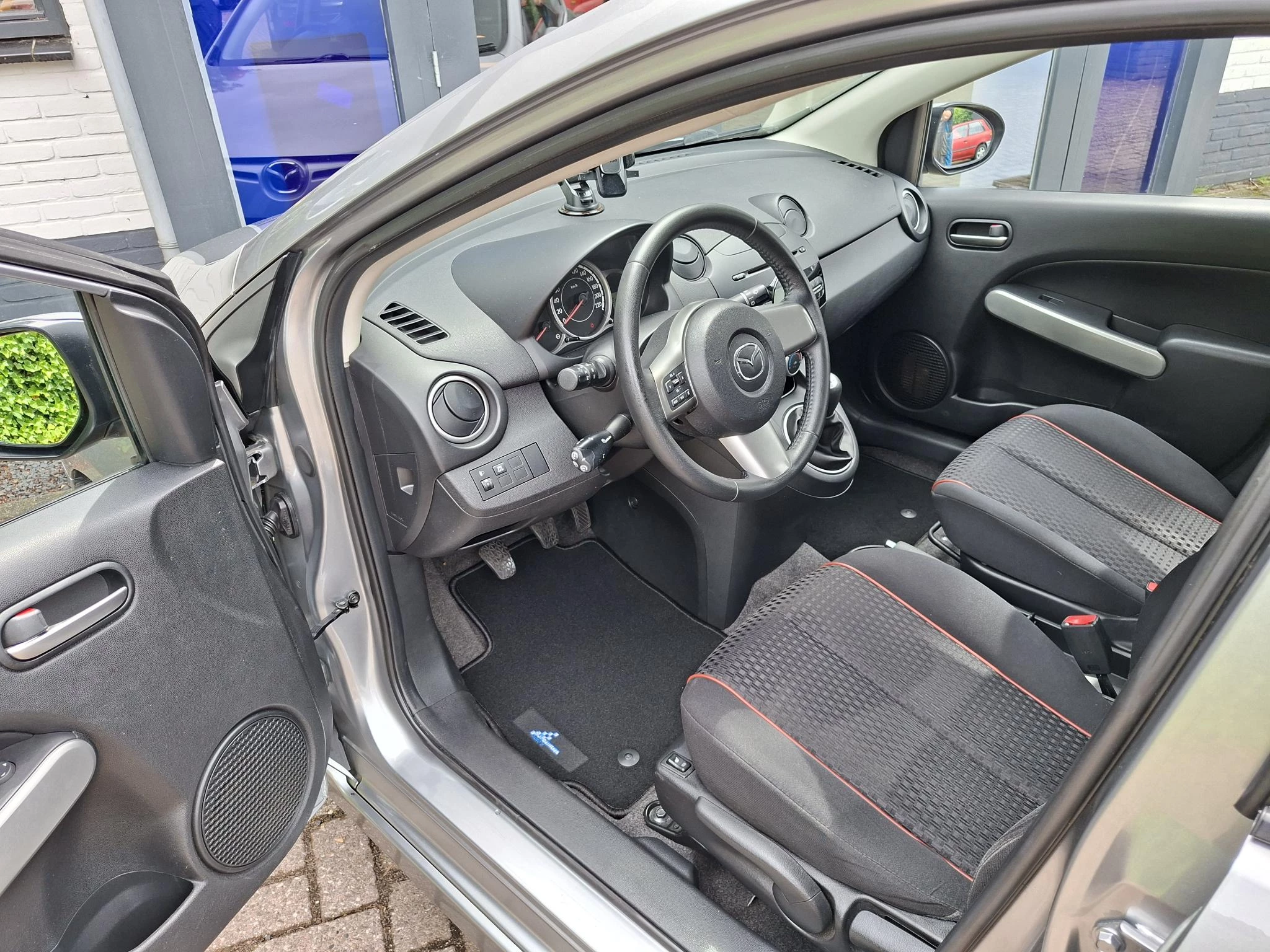 Hoofdafbeelding Mazda 2